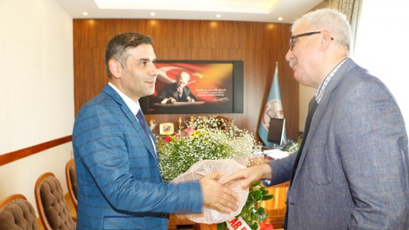 Kırklareli Belediye Başkan Yardımcısı Mehmet GİDER İl Milli Eğitim Müdürümüz Murat AŞIM´ı Makamında Ziyaret Etti