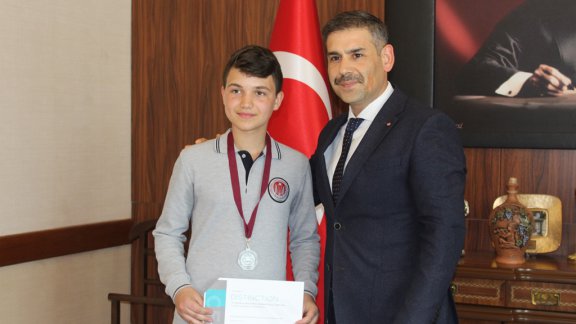İlimiz Merkez Anadolu İmam Hatip Lisesi Öğrencisinin Yurtdışı Matematik Başarısı