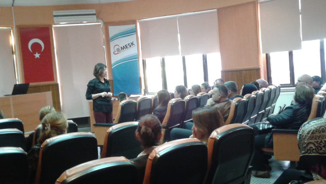   1-7 Kasım Disleksi Haftası olması nedeniyle Kırklareli Milli Eğitim Müdürlüğünde Disleksi Eğitimi verildi. 