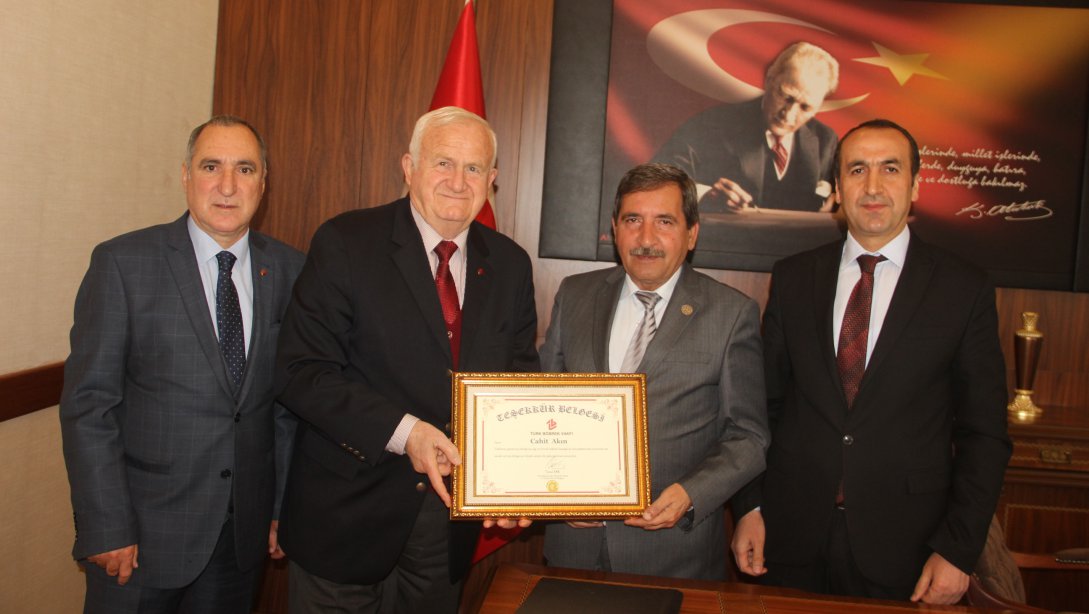 Kırklareli İl Milli Eğitim Müdürlüğü ve Türk Böbrek Vakfı sağlıklı bir nesil için eğitim projesi işbirliğine imza attı.