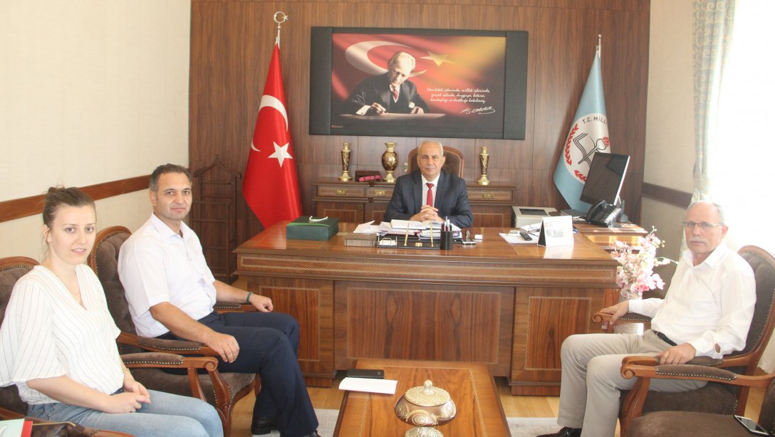 Yeşilay Şube Yönetimi, İl Milli Eğitim Müdür V. Hüseyin KALKAN'ı makamında ziyaret etti.