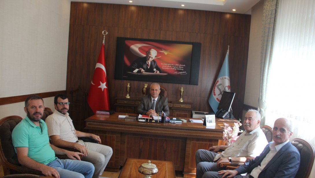 Kırklareli Üniversitesi İlahiyat Fakültesi Dekanı Prof. Adüsselam ARI, İl Milli Eğitim Müdür V. Hüseyin KALKAN'ı ziyaret etti.