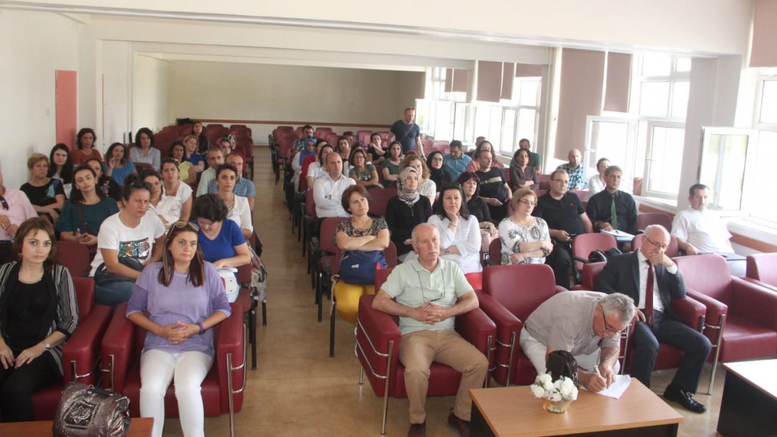  İl Milli Eğitim Müdür V. Hüseyin KALKAN Merkez İlçe Türkçe ve Türk Dili Edebiyatı öğretmenlerine düzenlenen toplantıya katıldı.