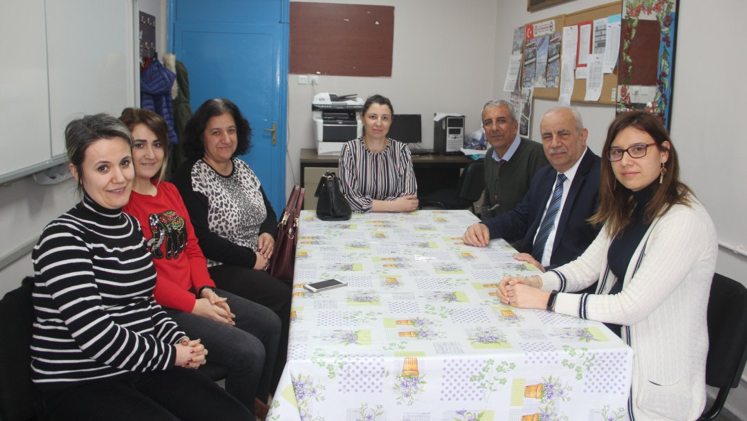 İl Milli Eğitim Müdür V. Hüseyin KALKAN, Üsküp Atatürk İlkokulu ve Atatürk Ortaokulu'nu ziyaret etti.