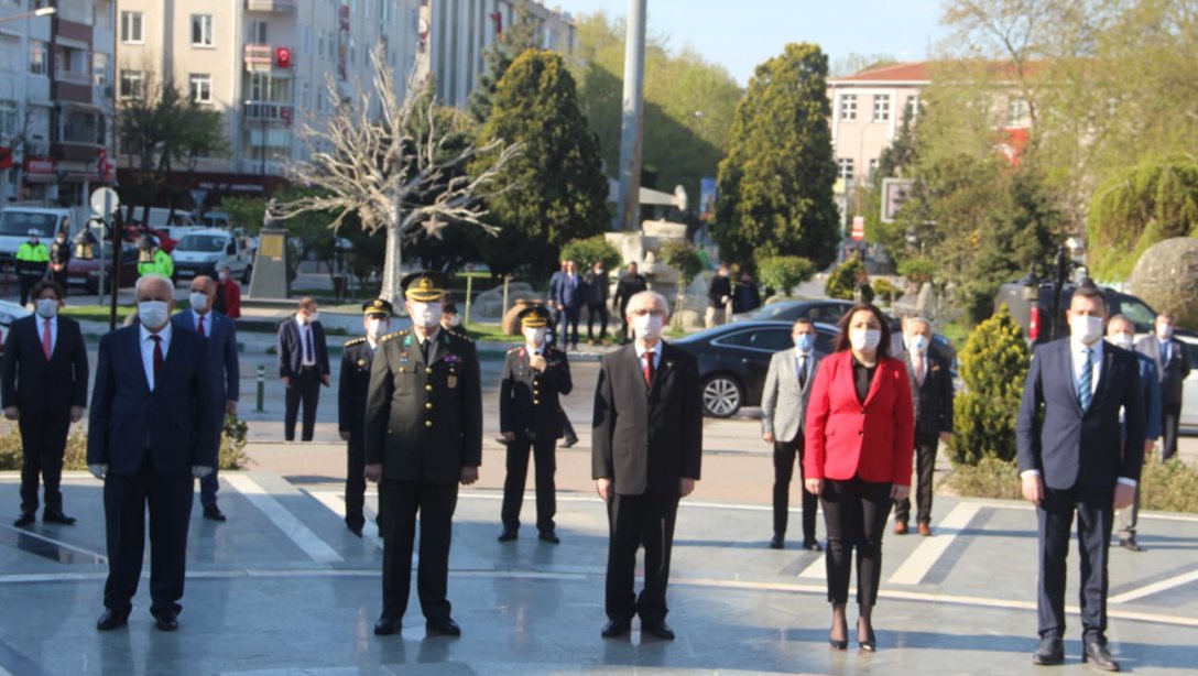 Türkiye Büyük Millet Meclisinin Açılışının 100. Yıldönümü ve 23 Nisan Ulusal Egemenlik ve Çocuk Bayramı Dolayısıyla Atatürk Anıtına Çelenk Sunma Töreni Yapıldı.