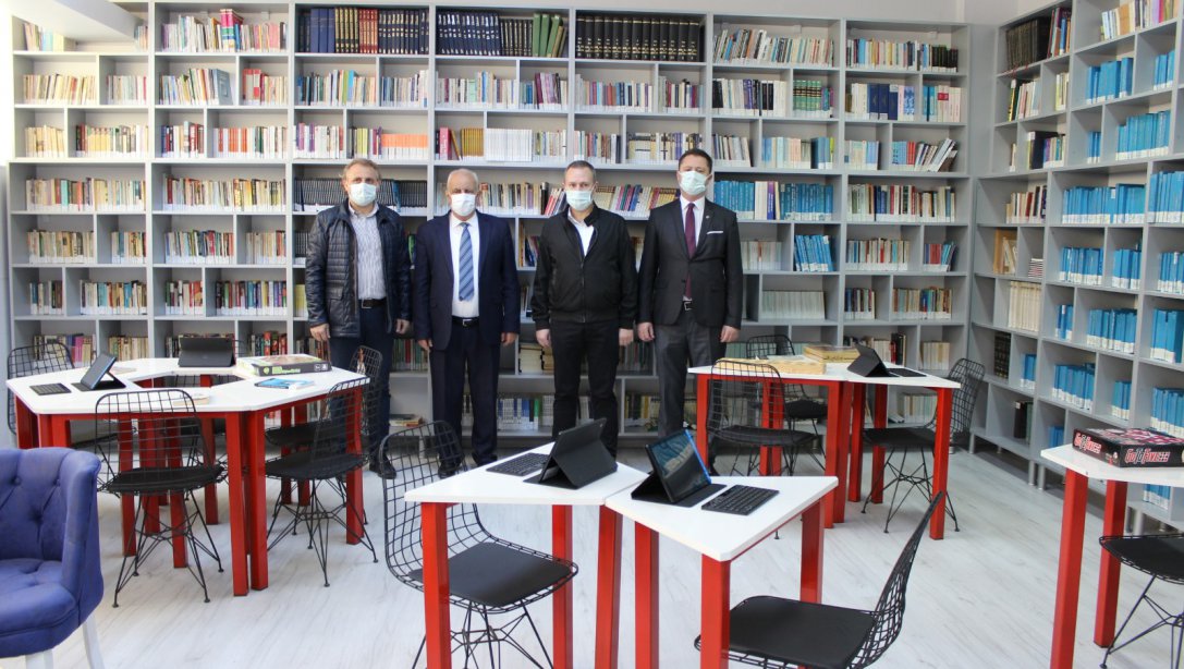 İl Milli Eğitim Müdürü Hüseyin KALKAN, Mimar Sinan Mesleki ve Teknik Anadolu Lisesi 'nde Zenginleştirilmiş Kütüphane (Z-Kütüphane) ve 3D Teknolojik Kütüphanesi Açılışına Katıldı.