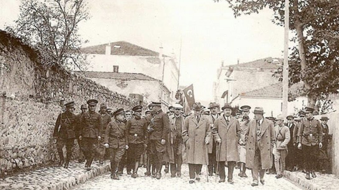İl Milli Eğitim Müdürümüz Hüseyin KALKAN'ın Gazi Mustafa Kemal Atatürk'ün Kırklareli'ne Gelişinin 91. Yıl Dönümü Mesajı.