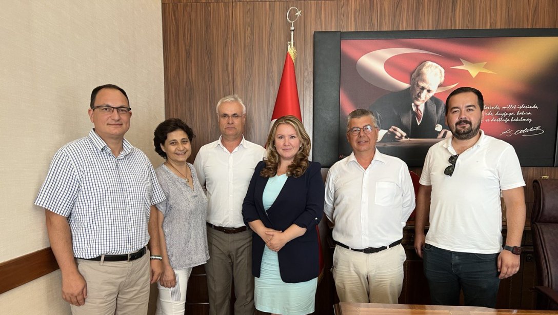 Türk Eğitim-Sen Kırklareli İl Yönetim Kurulu, İl Milli Eğitim Müdürü Hilal Liliyar ÖZEFSUN' u Ziyaret Etti.
