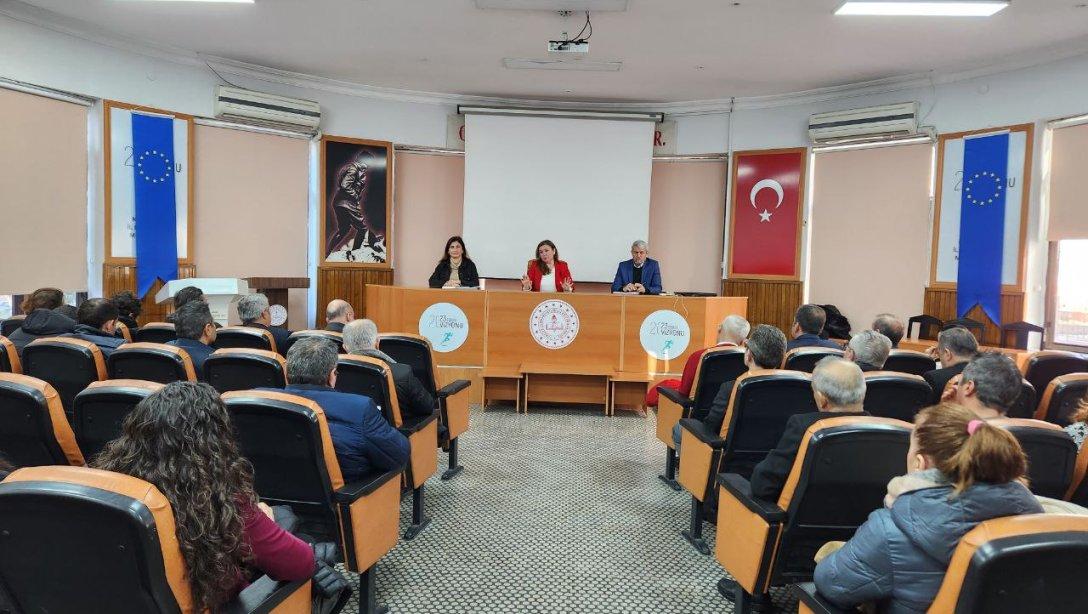  İl Millî Eğitim Müdürümüz Hilal Liliyar ÖZEFSUN, Okul Müdürleri ile Toplantı Yaptı.