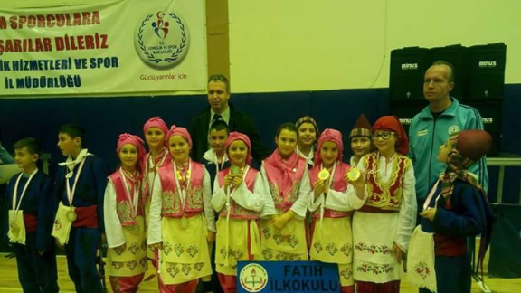 İlimiz Babaeski Fatih İlkokulu , Kırklareli Yöresi Halk Oyunları Minikler Kategorisi Düzenlemesiz Geleneksel Dalda İl Birincisi  Oldu