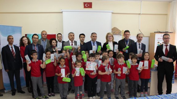 Milli Eğitim Bakanlığı ile Sağlık Bakanlığının Yürüttüğü ´Sağlıklı Dişler Sağlıklı Nesiller´ Proje Kapsamında İlimiz Merkez Mustafa Dalcalı İlkokulunda Tören Düzenlendi.