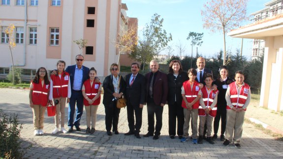 Kırklareli İl Milli Eğitim Müdür V. Cahit AKIN TOKİ Ahmet Cevdet Paşa İlkokulunun düzenlemiş olduğu "Beşi Bir Yerde" etkinliğine katıldı.