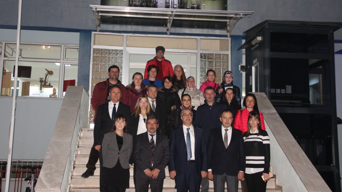 İl Milli Eğitim Müdür V. Cahit AKIN Kırklareli Üniversitesinde "Kodlayalım Üretelim" projesi kapsamında düzenlenen etkinliğe katıldı.