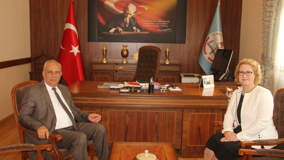 İl Sağlık Müdürü Dr. Çiğdem CERİT, İl Milli Eğitim Müdür. V. Hüseyin KALKAN'ı ziyaret etti. 