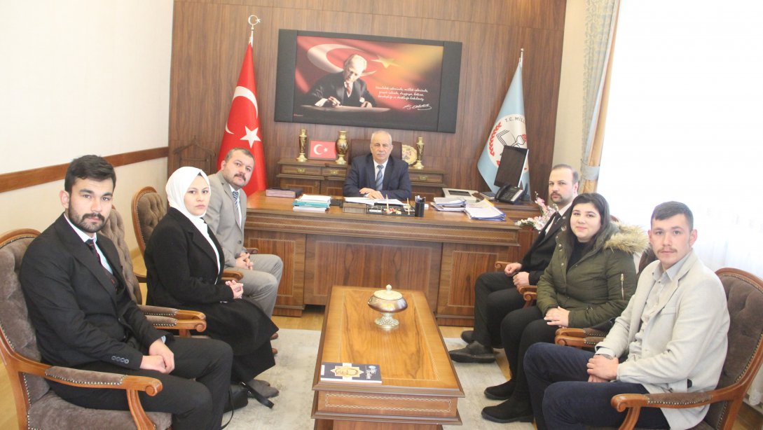 Kırklareli Ülkü Ocakları Başkanı İbrahim YÜCEKUR ve Ülkü Ocakları Yönetimi, İl Milli Eğitim Müdür V. Hüseyin KALKAN'ı ziyaret etti.