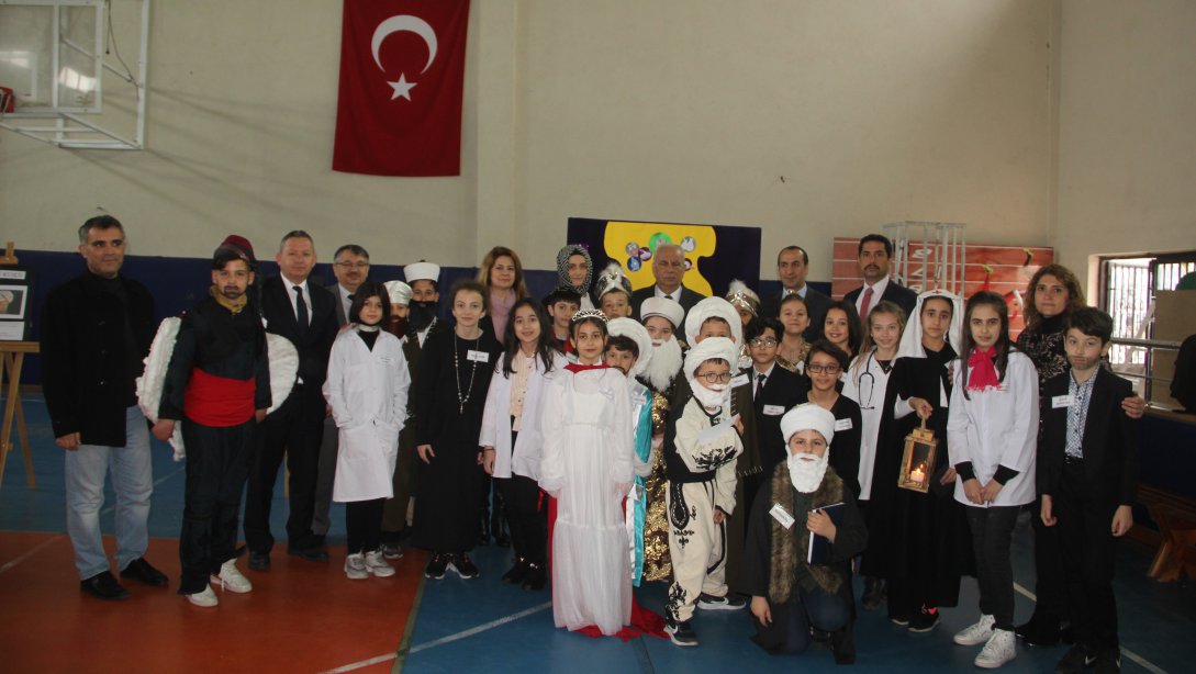 İl Milli Eğitim Müdür V. Hüseyin KALKAN, Kırklareli Atatürk Ortaokulu'nun Yaptığı Bilim İnsanları Sergisi Etkinliğine Katıldı.