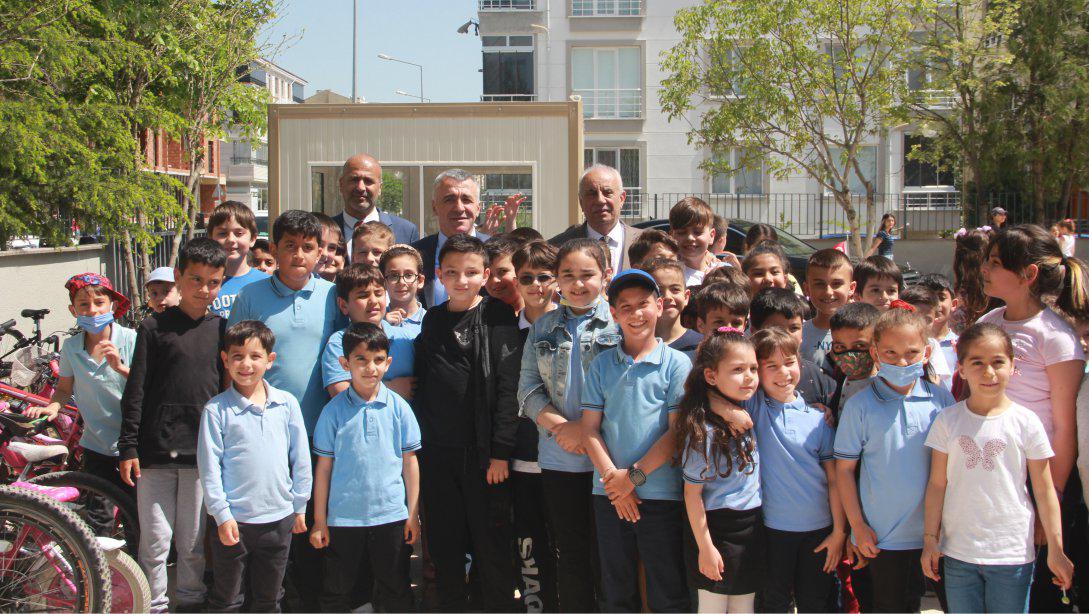 Valimiz Sayın Osman BİLGİN ve İl Milli Eğitim Müdürümüz Hüseyin KALKAN Gazi Mustafa Kemal İlkokulu'nu Ziyaret Etti.