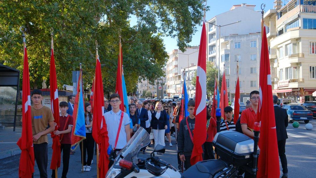 İlköğretim Haftası Kutlamaları Kortej Yürüyüşü İle Başladı